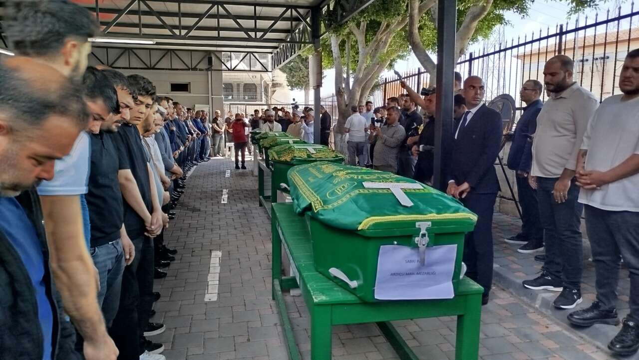 Türkiye’yi sarsan saldırı! 6 kişiden 5’i gözyaşlarıyla toprağa verildi 12